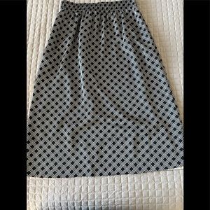 Black/white skirt
